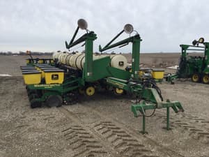 1998 John Deere 1770 Image