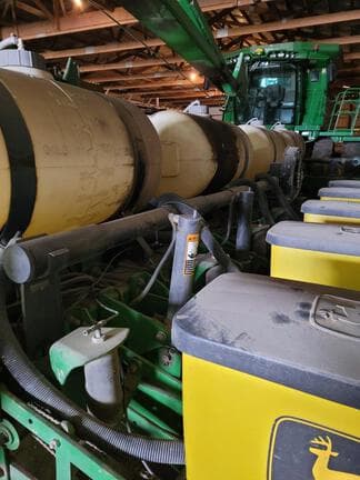 Image of John Deere 1770 equipment image 4