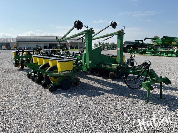 1998 John Deere 1770 Equipment Image0