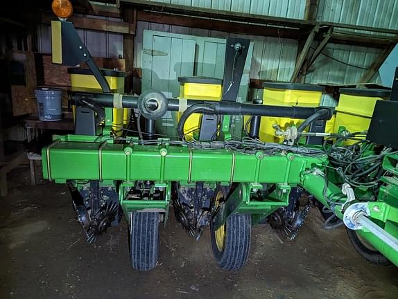 Image of John Deere 1770 equipment image 3