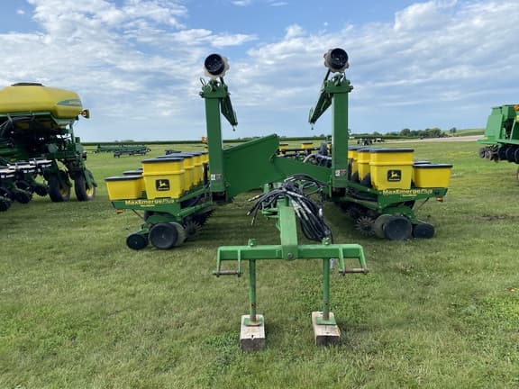 Image of John Deere 1770 equipment image 1