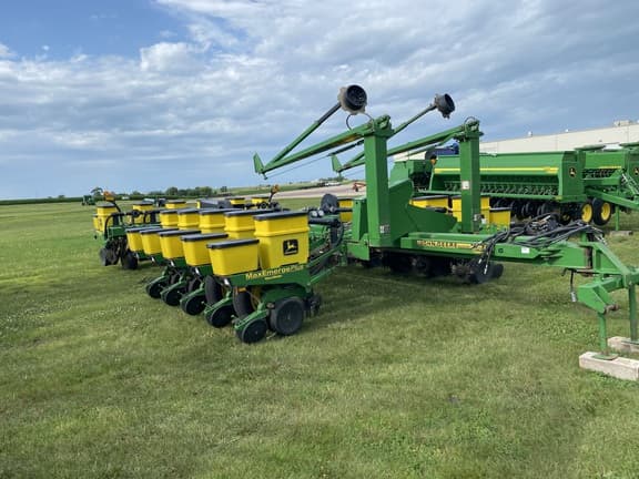 Image of John Deere 1770 equipment image 2