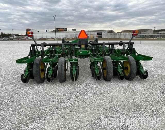 Image of John Deere 1770 equipment image 1