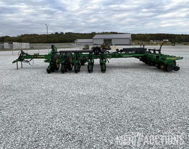 Image of John Deere 1770 equipment image 4