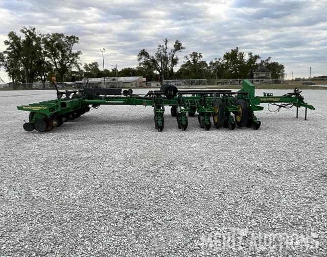 Image of John Deere 1770 equipment image 3