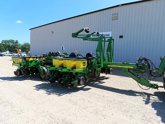Image of John Deere 1780 equipment image 3