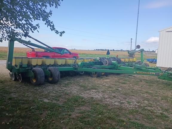 Image of John Deere 1780 equipment image 1