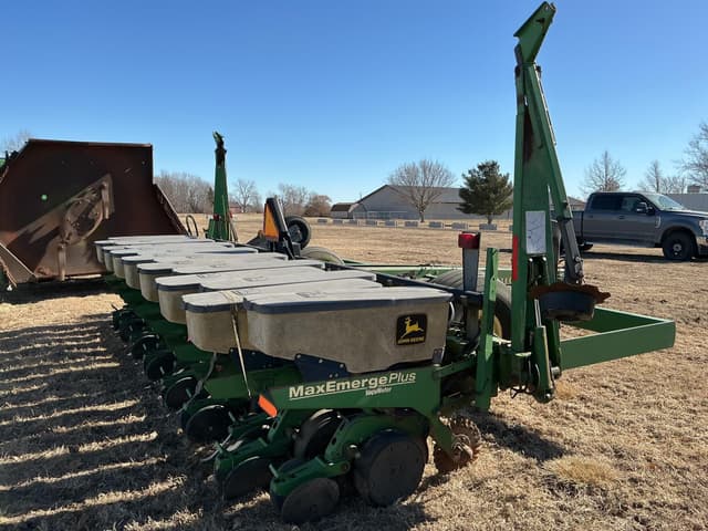 Image of John Deere 1780 equipment image 2