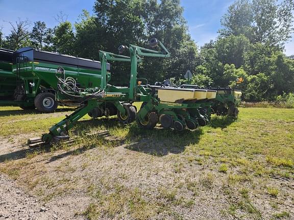 Image of John Deere 1780 equipment image 1