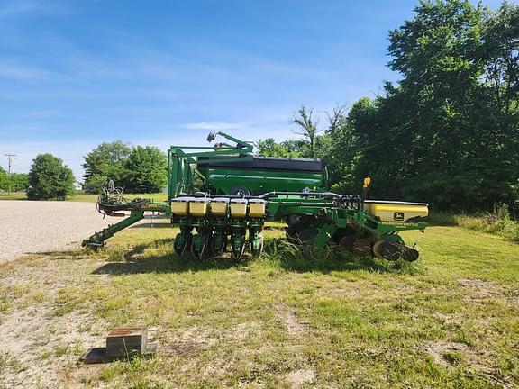 Image of John Deere 1780 equipment image 3