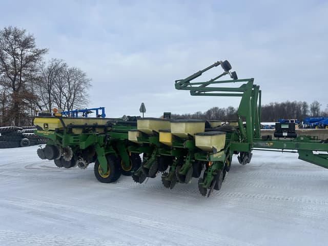 Image of John Deere 1780 equipment image 1