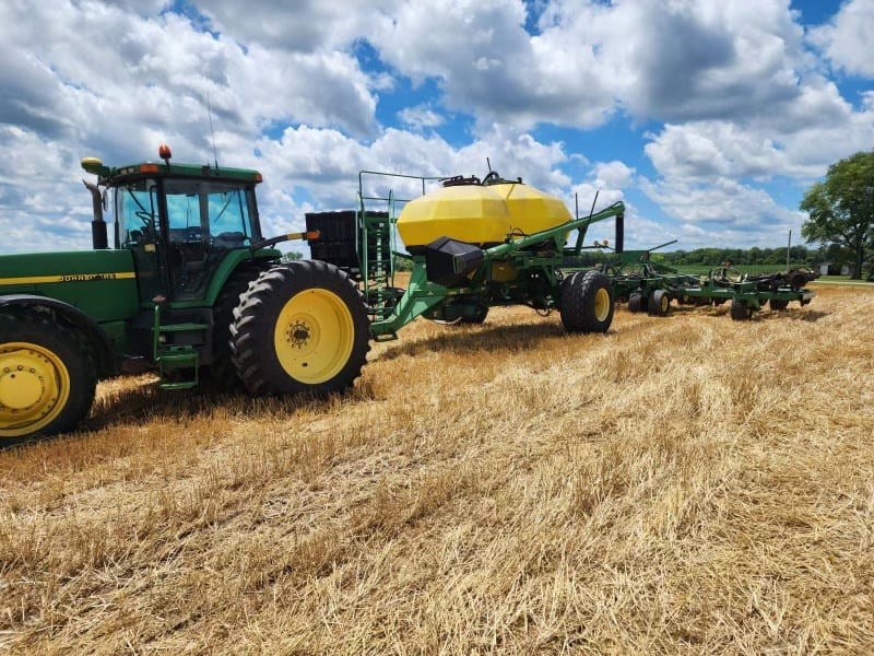 1998 John Deere 1850 Equipment Image0