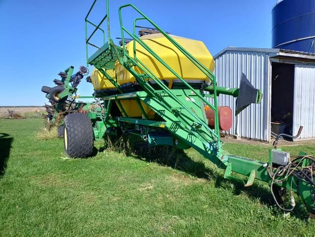 Image of John Deere 1850 equipment image 2