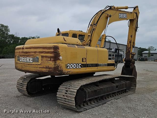 Image of John Deere 200LC equipment image 4