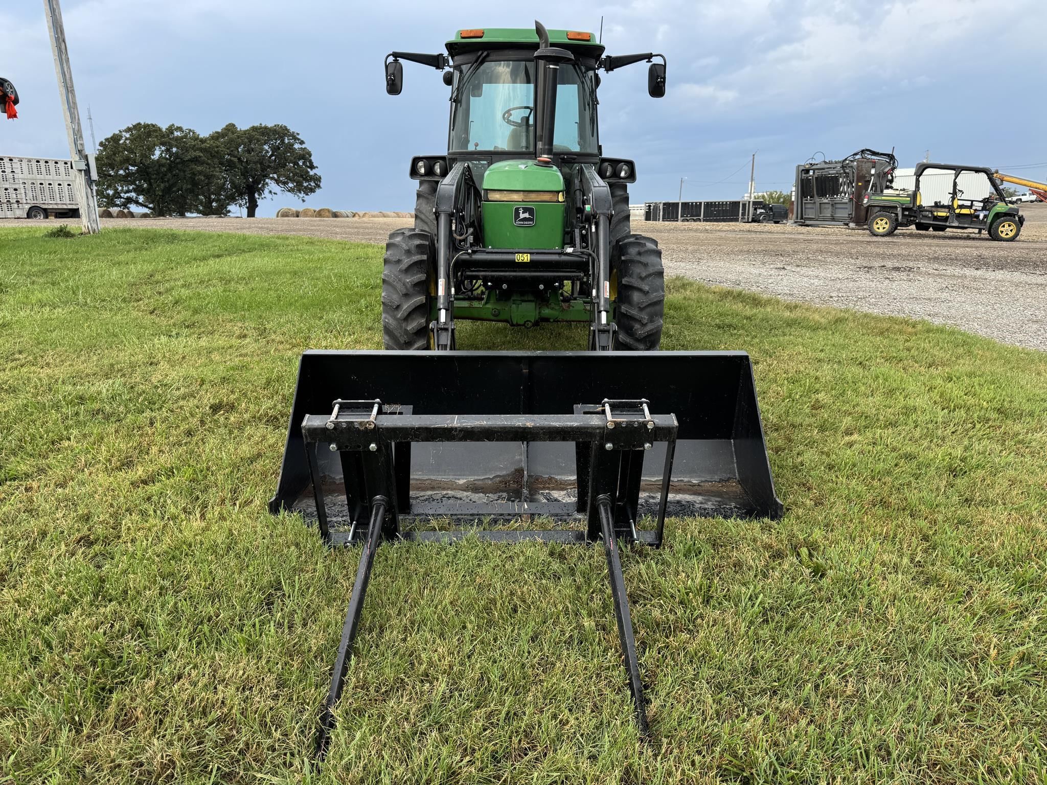 1998 John Deere 2755 Equipment Image0