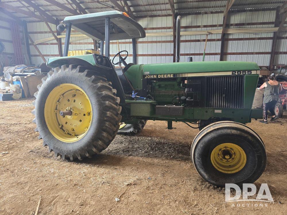 Image of John Deere 2955 Image 1