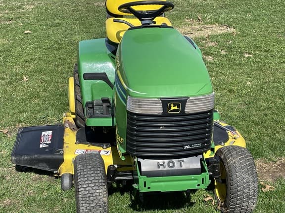 Image of John Deere 345 equipment image 1