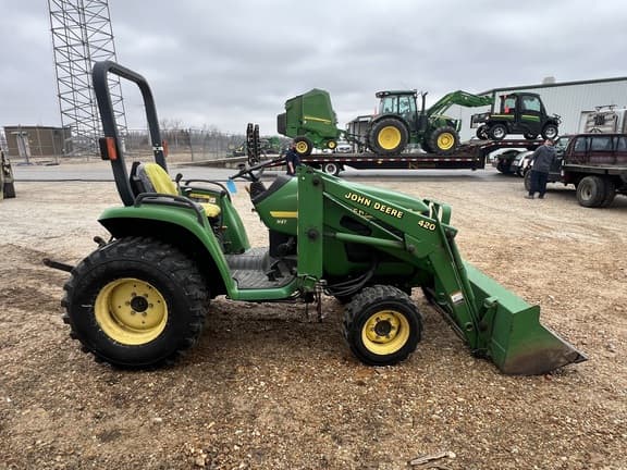 Image of John Deere 4200 equipment image 4