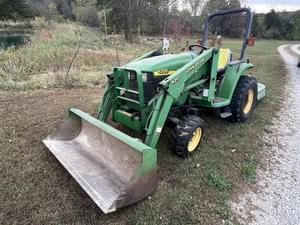 1998 John Deere 4200 Image