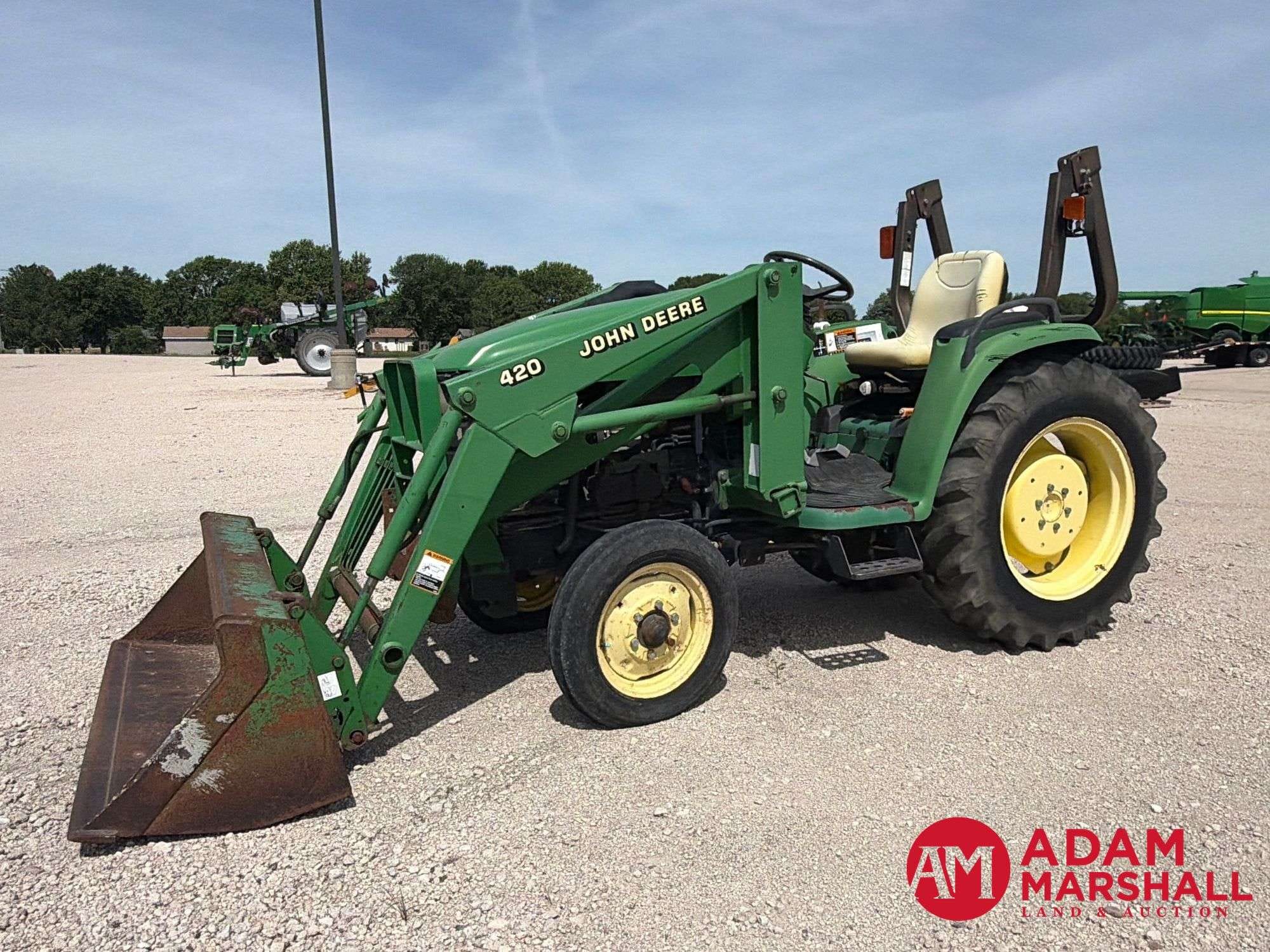 1998 John Deere 4200 Equipment Image0