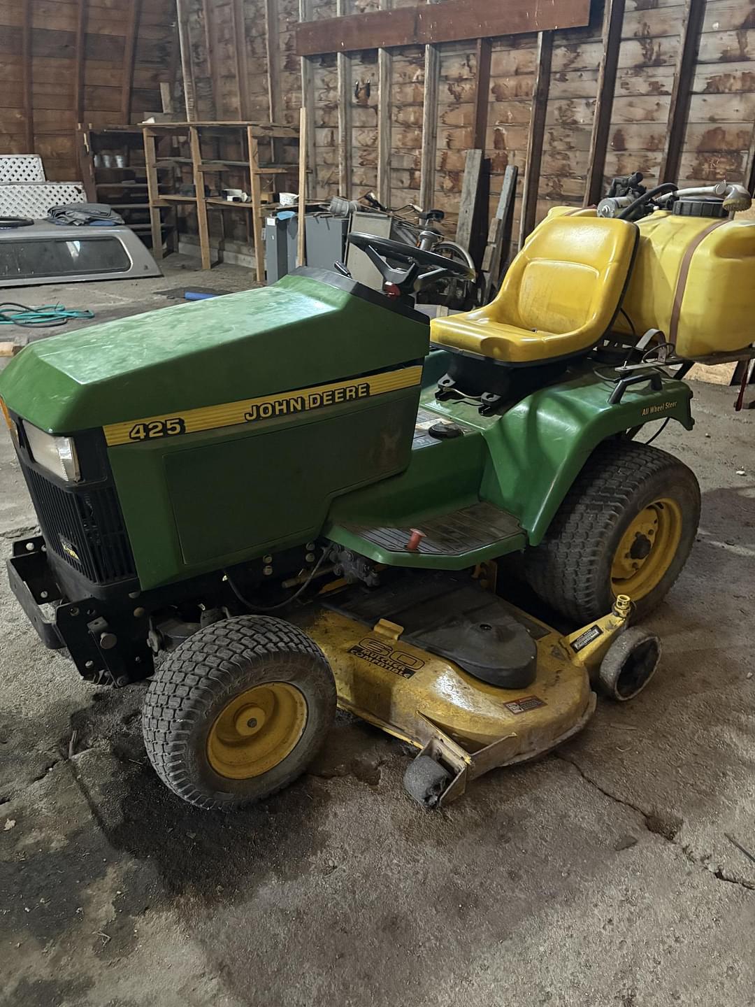 Image of John Deere 425 Primary image