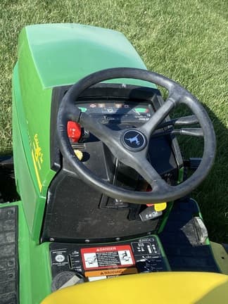 Image of John Deere 425 equipment image 4