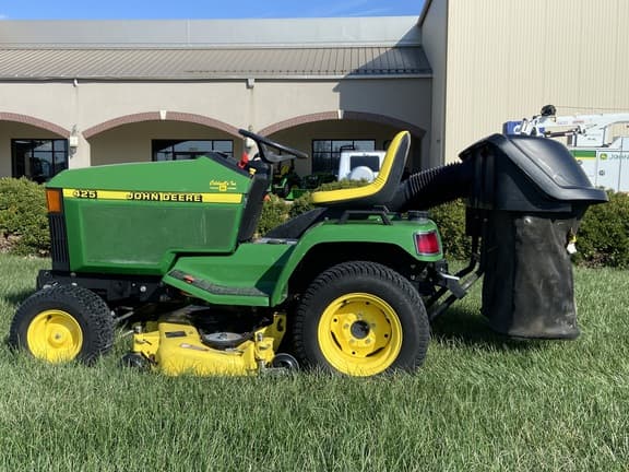 Image of John Deere 425 equipment image 2