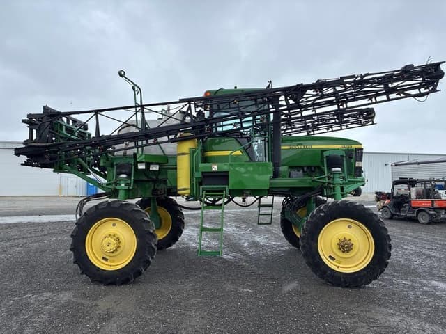 Image of John Deere 4700 equipment image 1