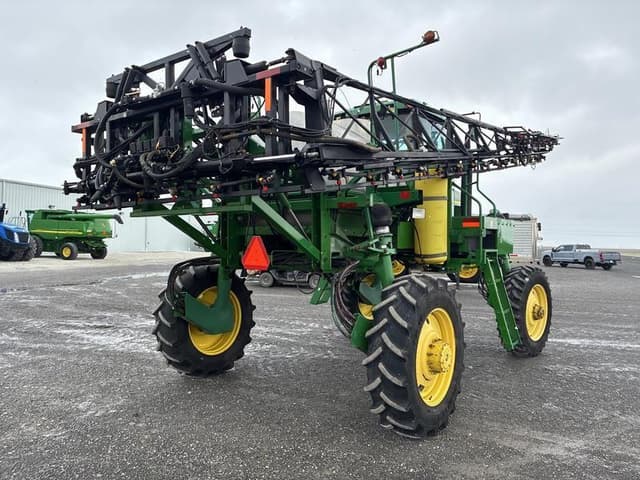 Image of John Deere 4700 equipment image 3
