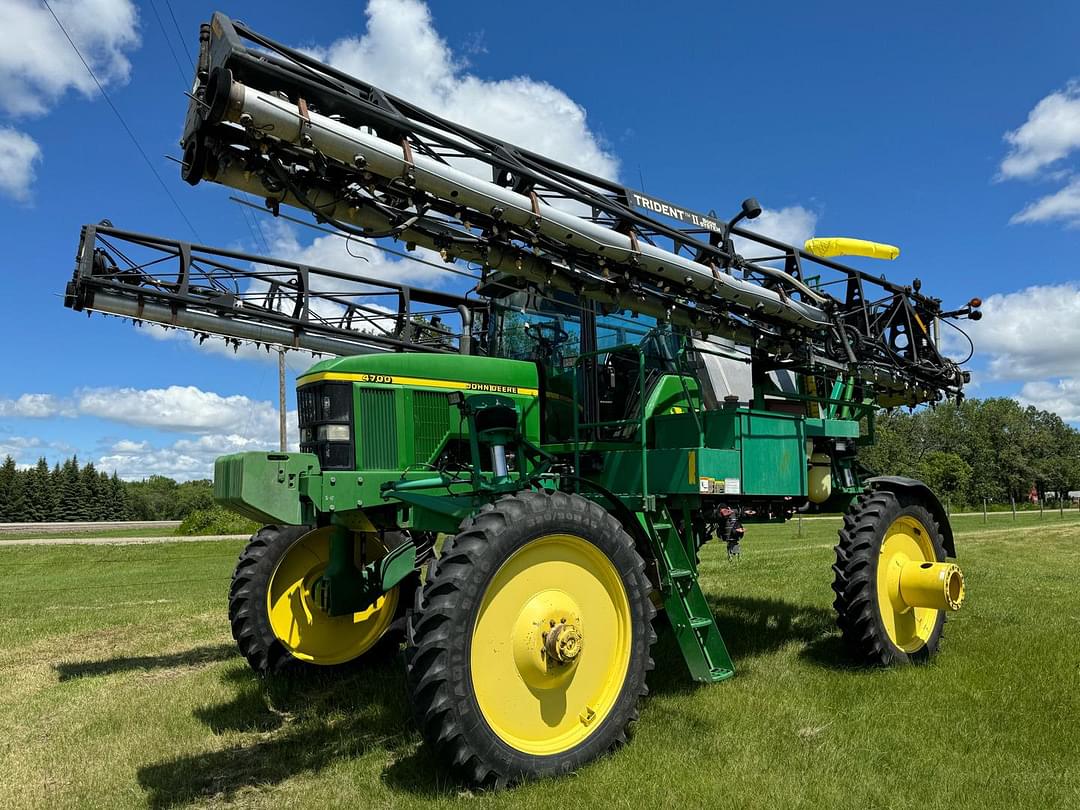 Image of John Deere 4700 Primary image