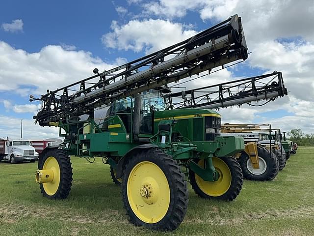 Image of John Deere 4700 equipment image 1