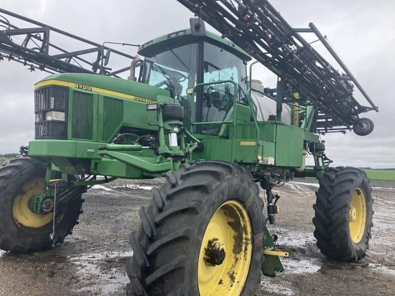 Main image John Deere 4700