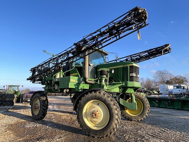 Image of John Deere 4700 equipment image 3