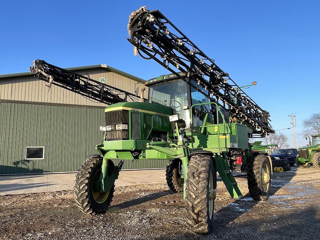 Image of John Deere 4700 Primary image