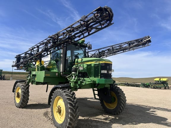 1998 John Deere 4700 Equipment Image0