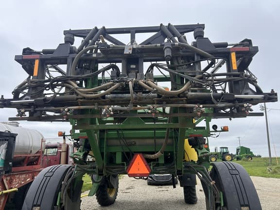 Image of John Deere 4700 equipment image 3