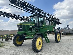 1998 John Deere 4700 Image