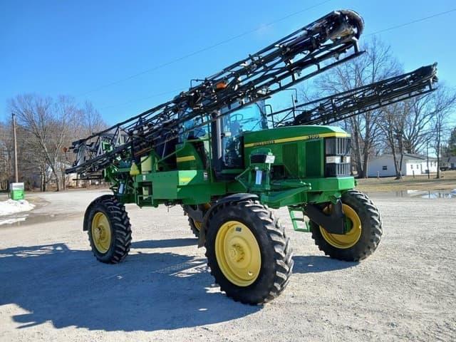 Image of John Deere 4700 equipment image 2