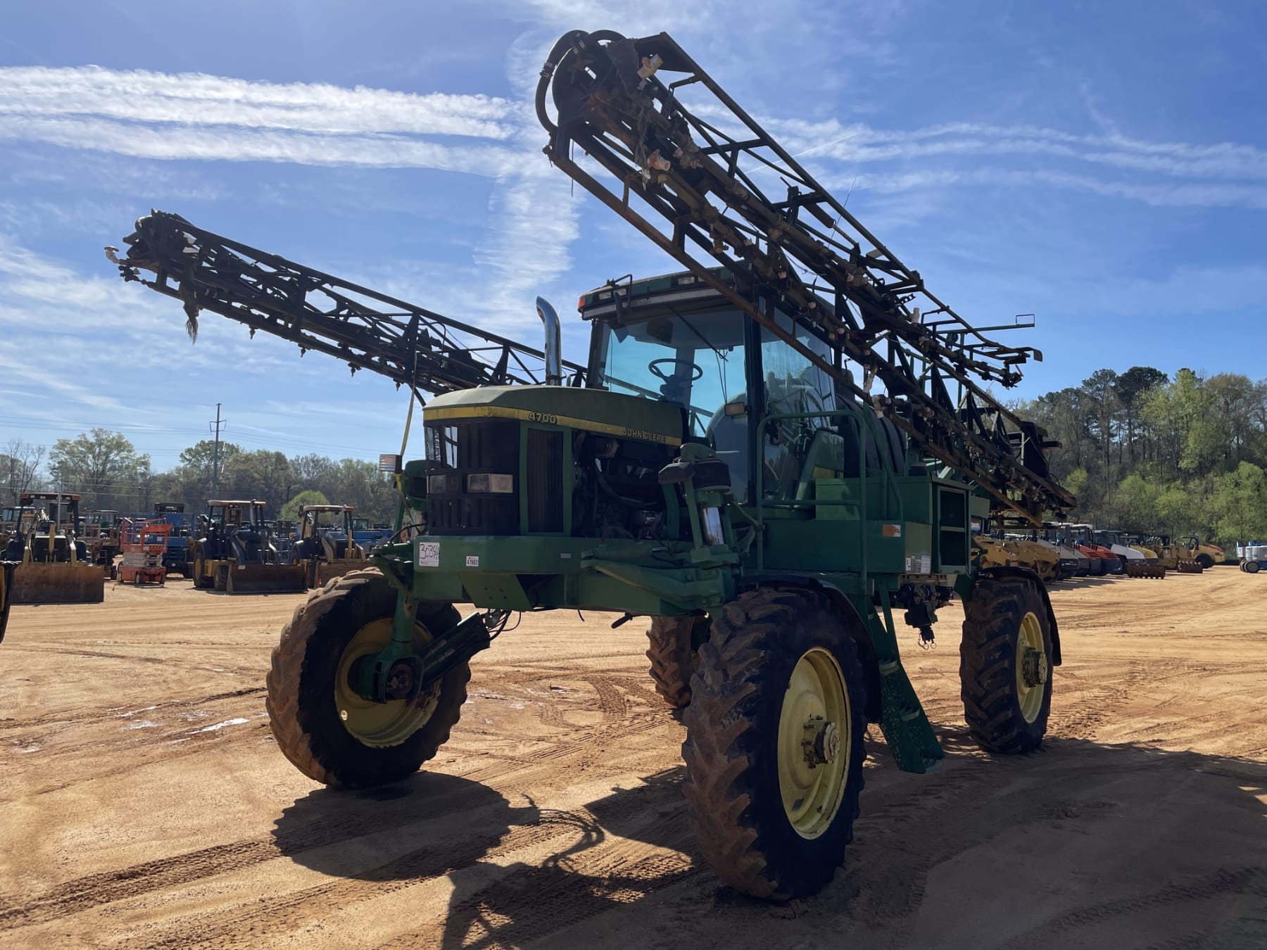 1998 John Deere 4700 Equipment Image0