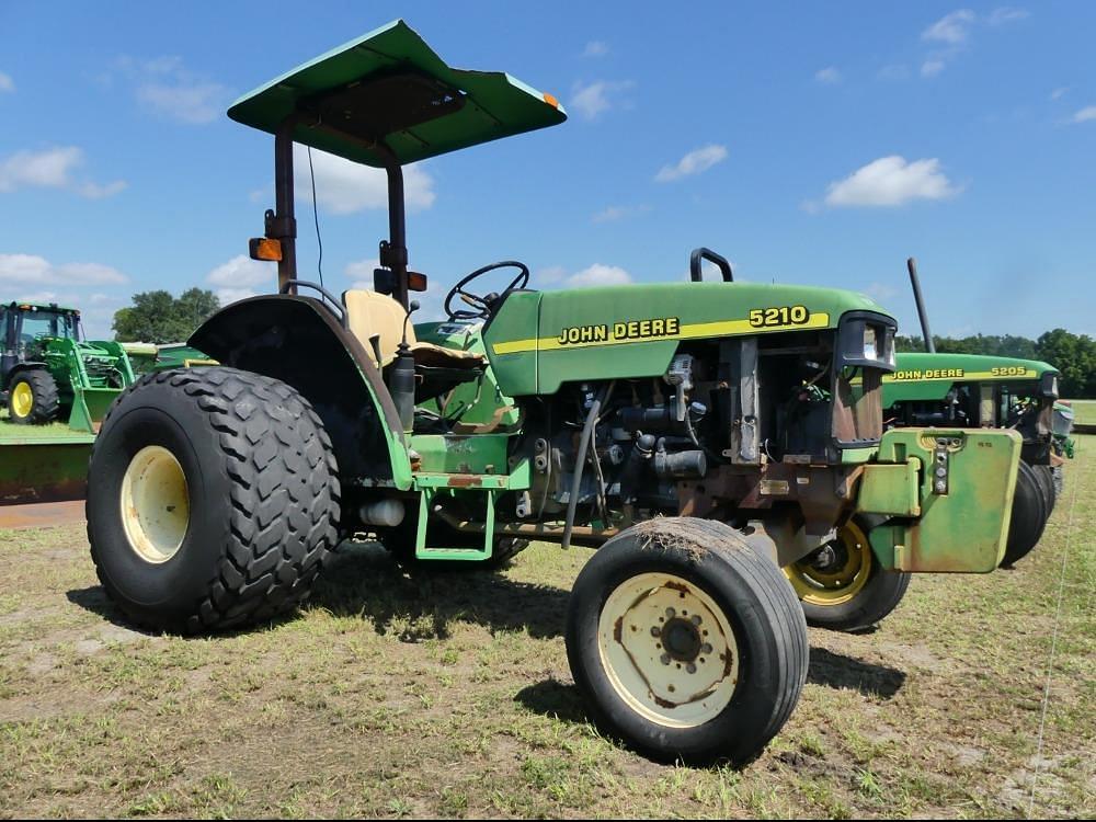 Image of John Deere 5210 Primary image