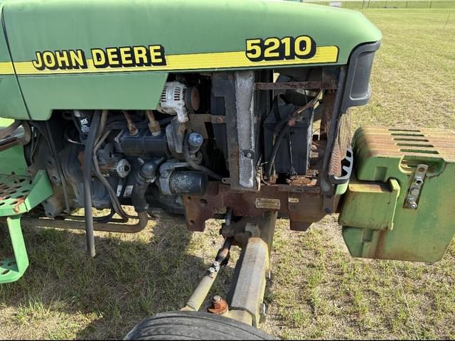 Image of John Deere 5210 equipment image 3