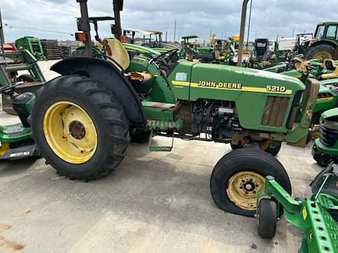 Image of John Deere 5210 equipment image 2