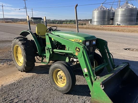 1998 John Deere 5210 Equipment Image0