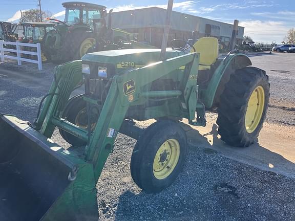 Image of John Deere 5210 equipment image 1