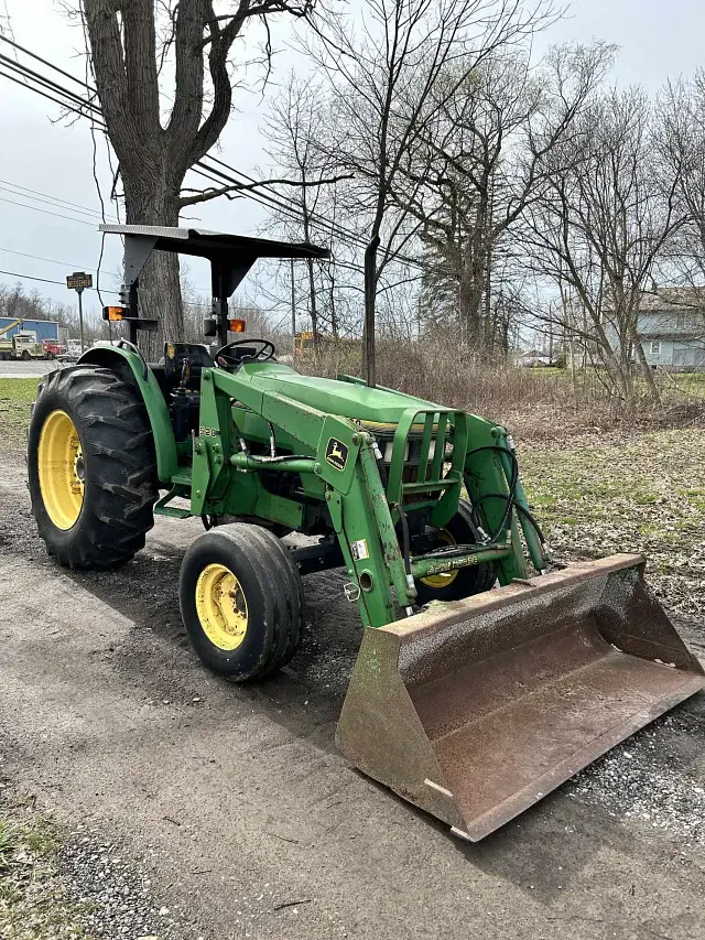 Image of John Deere 5300 equipment image 3