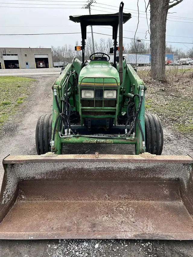 Image of John Deere 5300 equipment image 4