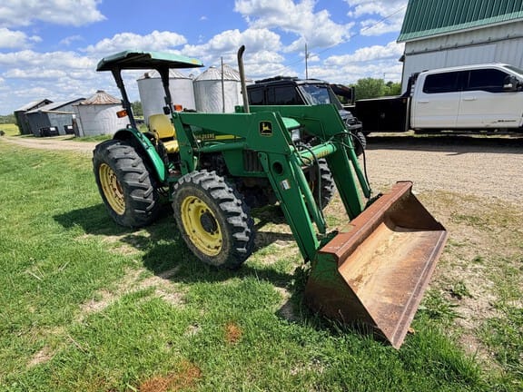1998 John Deere 5410 Equipment Image0