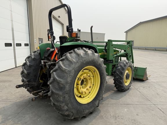 Image of John Deere 5510 equipment image 2