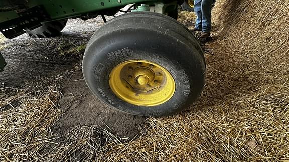 Image of John Deere 6110 equipment image 3