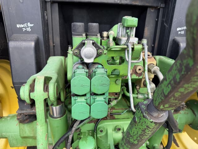 Image of John Deere 6110 equipment image 4